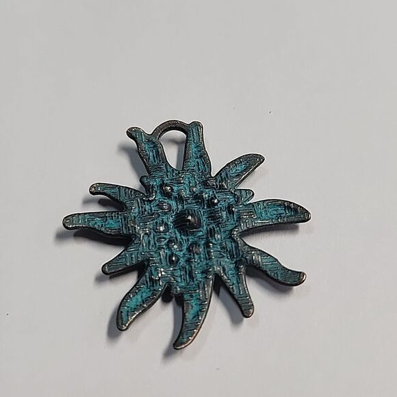 Turquoise Flower Pendant - Picture 2 of 3